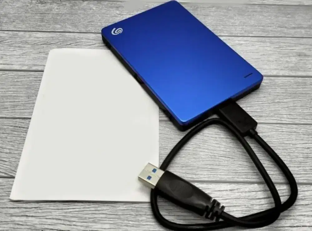 Hardisk eksternal 1TB Seagate backup plus slim