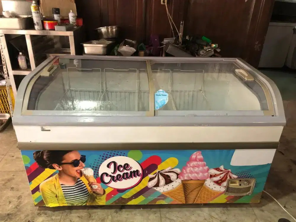 Freezer Box Ice Cream
kapasitas 500L, orian

harga 5jt

ada 2 unit