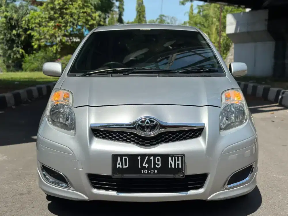 Toyota Yaris tipe E 2011 Automatic