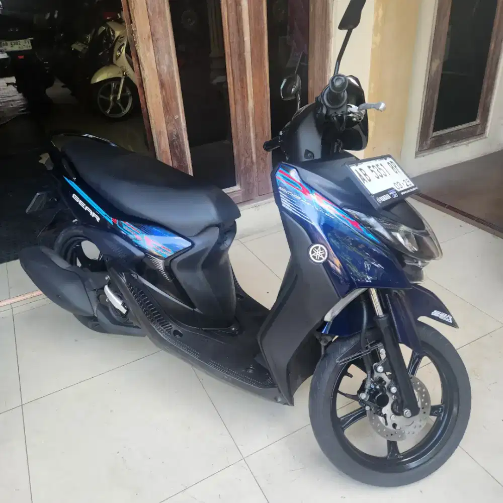 Gear 125 f1 2024 hitam Gbm