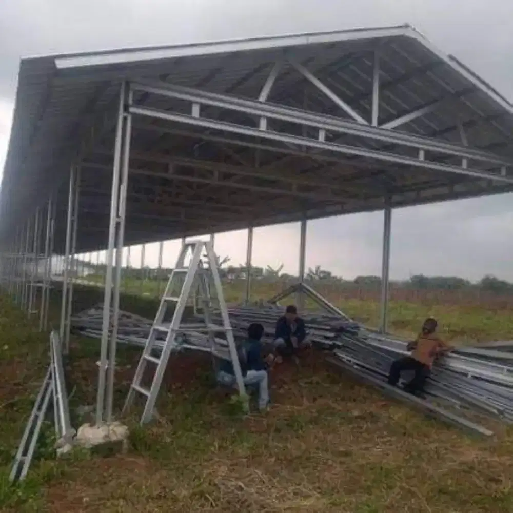 Gudang rangka baja ringan