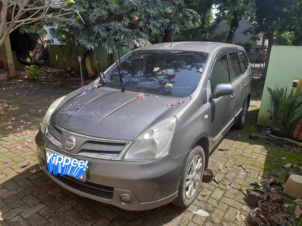 Nissan Grand livina 2012 Bensin
