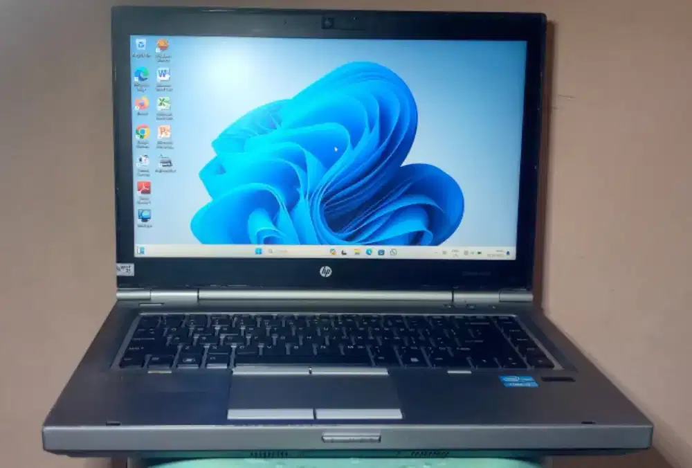 Laptop hp elitebook core i5 Ram 8GB sudah SSD Win11