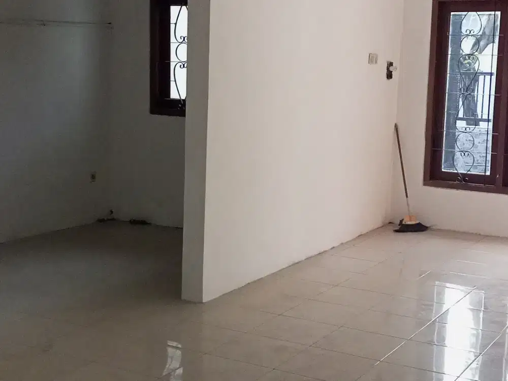 Disewakan rumah di wiguna