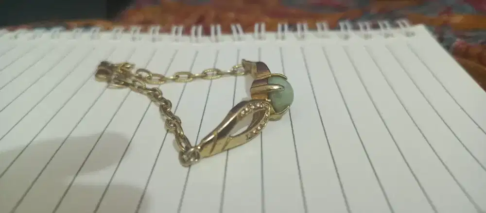 Aksesoris gelang, mata Batu