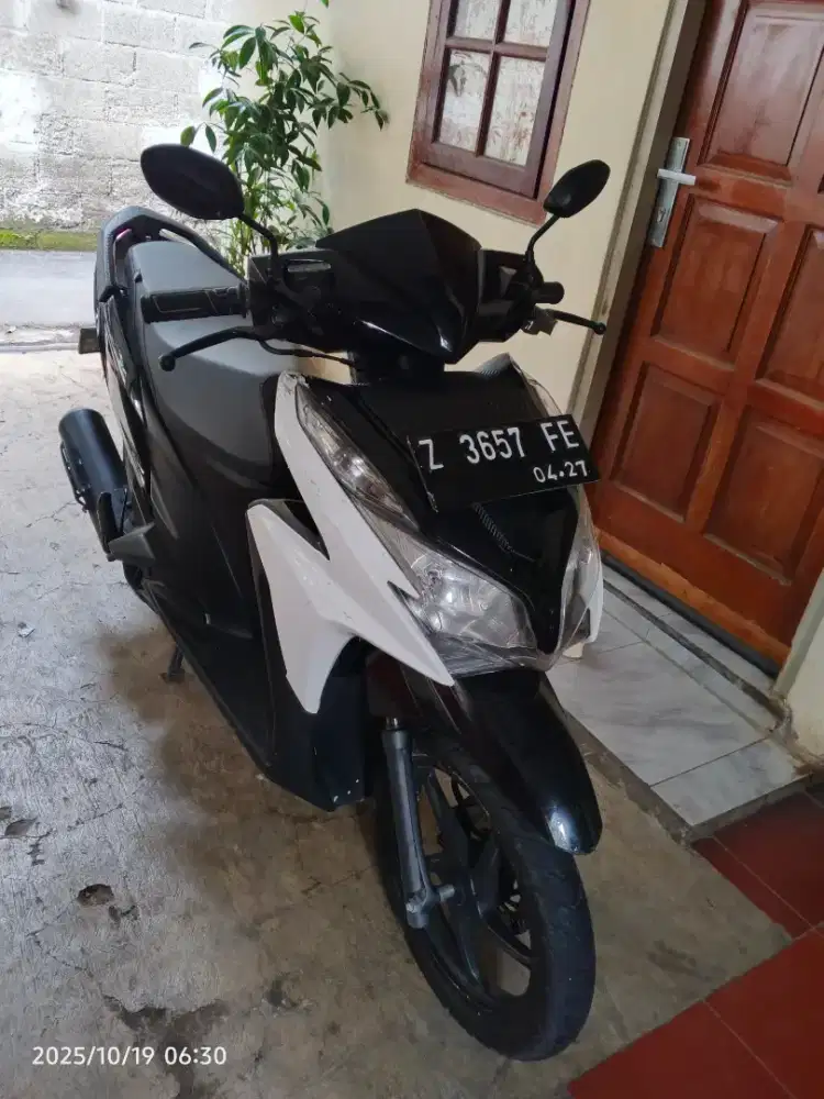 Vario kzr 125 plat z Garut lengkap mesin terawat