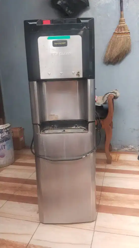 Dispenser merk sharp