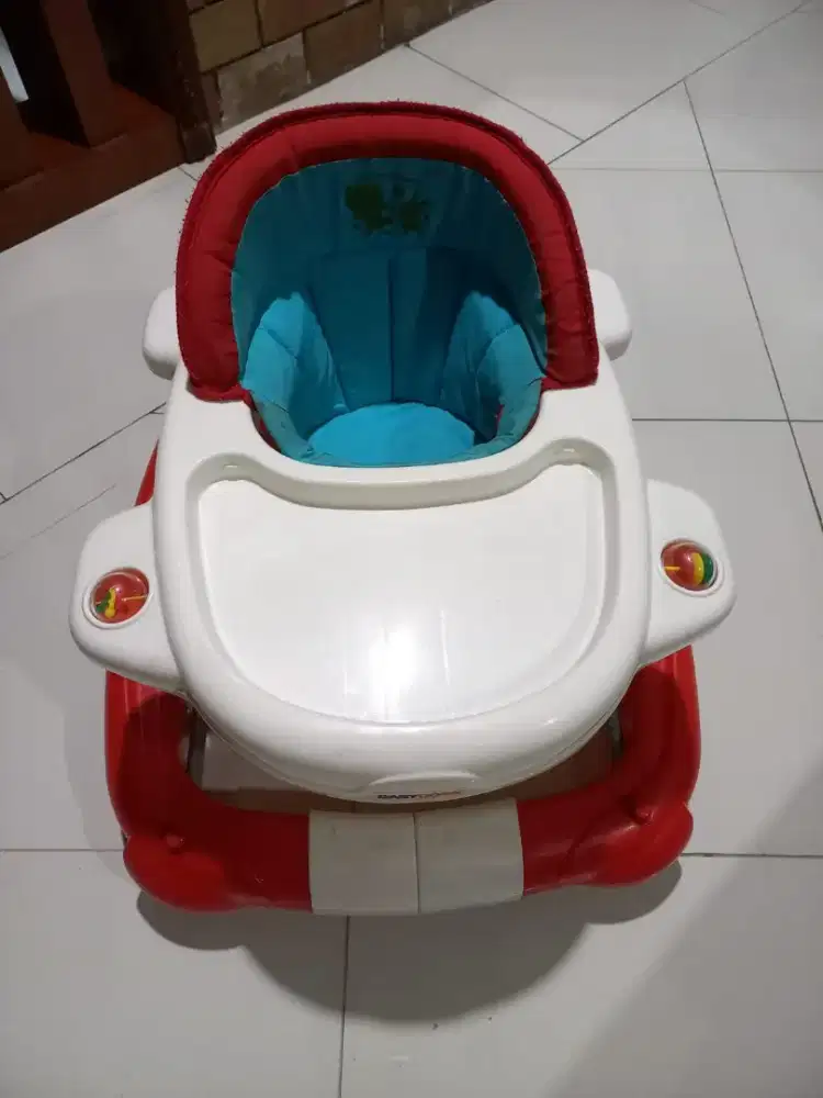 Babywalker Babydoes 1085