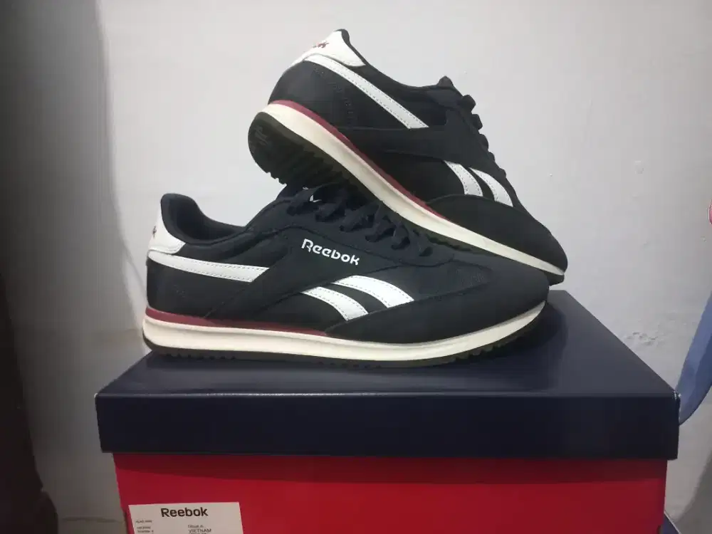 Sepatu bekas reebok