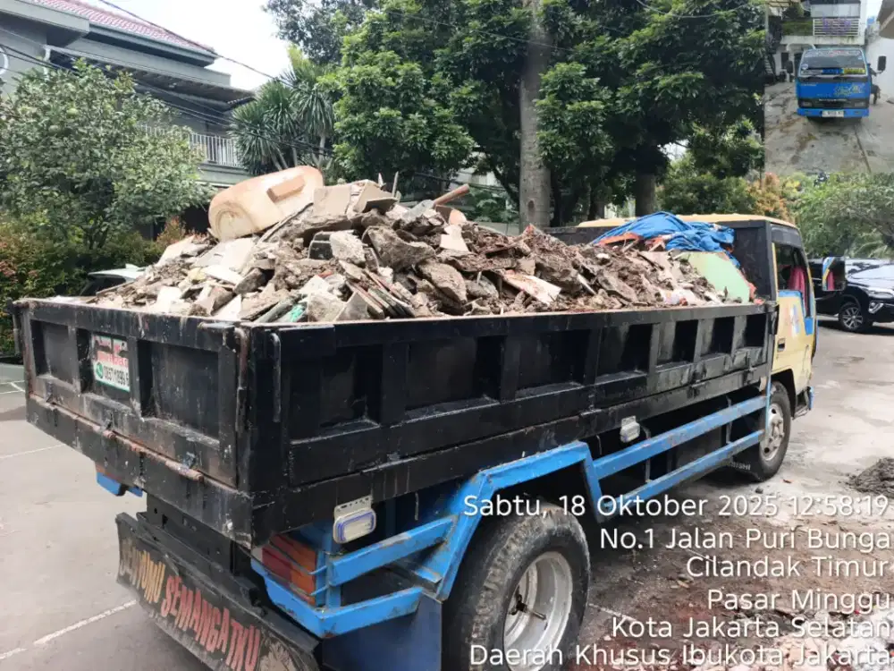 Jasa buang puing dan tanah