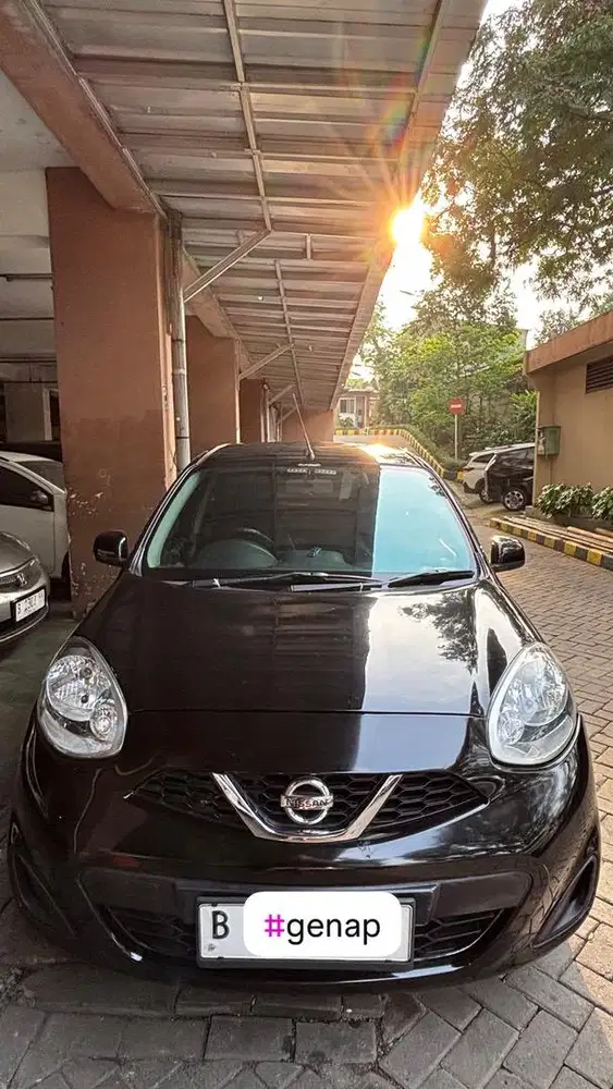 Dijual Mobil Nissan March Facelift 2013