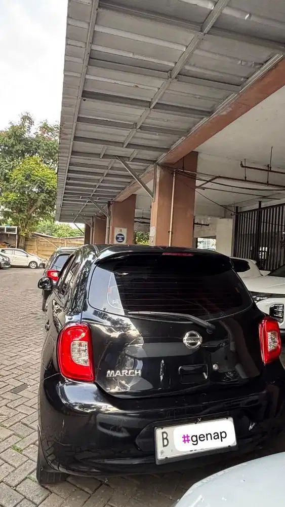 Dijual Mobil Nissan March Facelift 2013