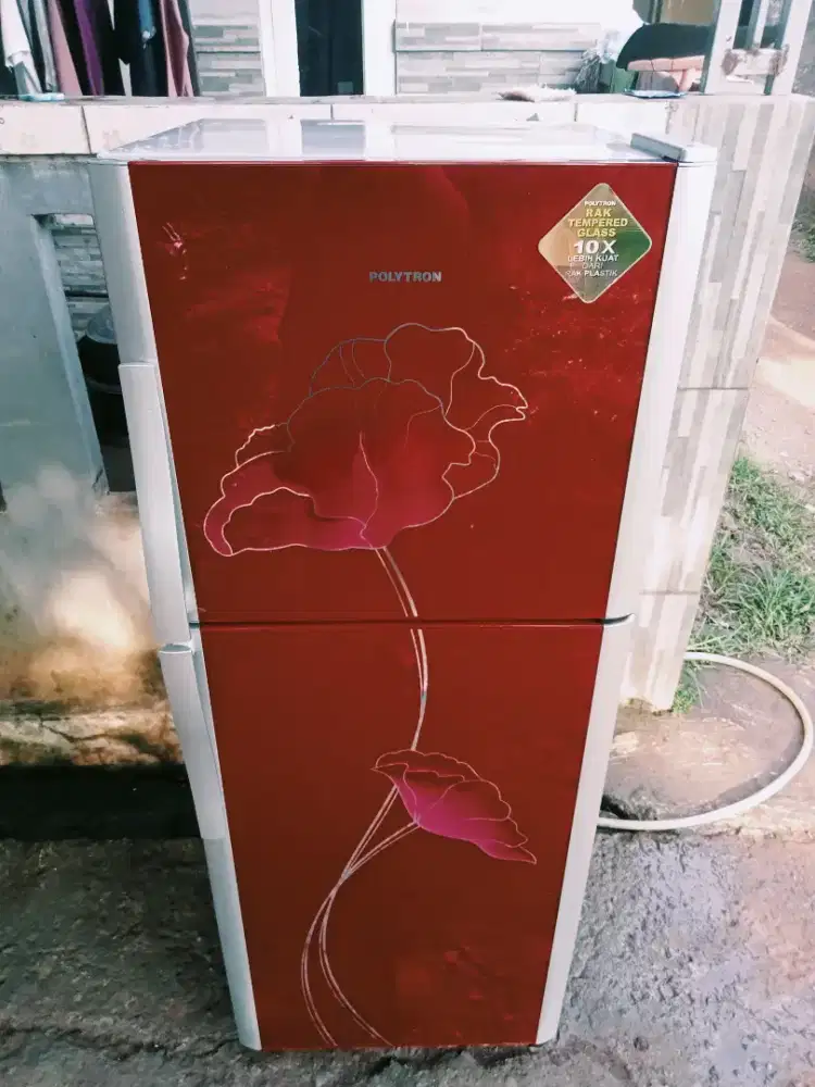 Kulkas Polytron 2 pintu mulus