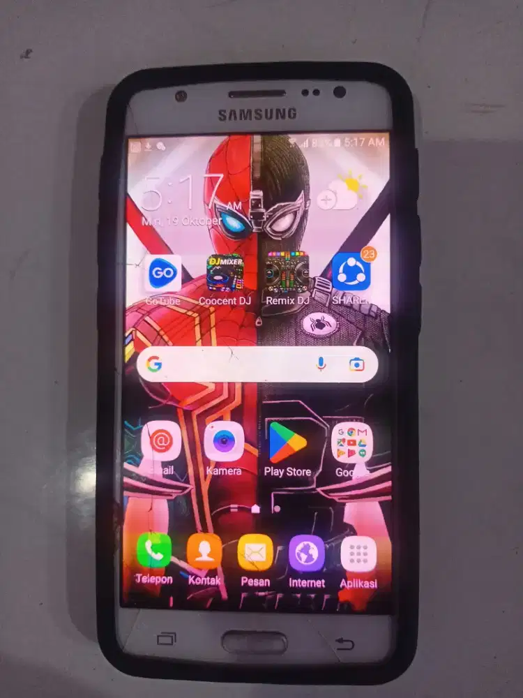 Dijual Samsung j5. 2015. Ram 1,5/8gb. Original. Retak normal.