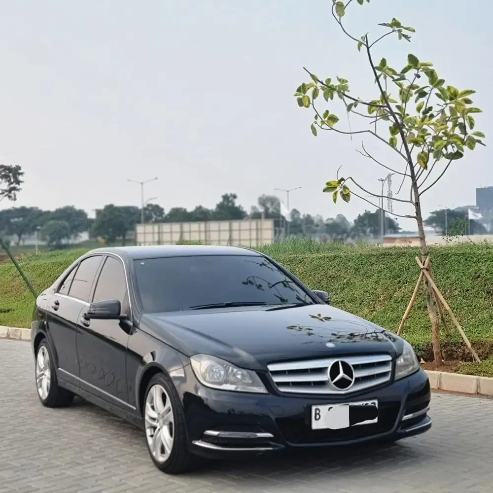 Mercy C200 avantgarde CGI 2014 black