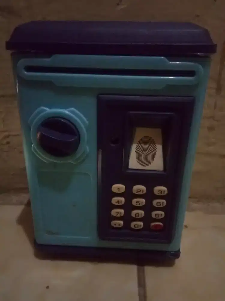 Celengan Kalkulator ATM