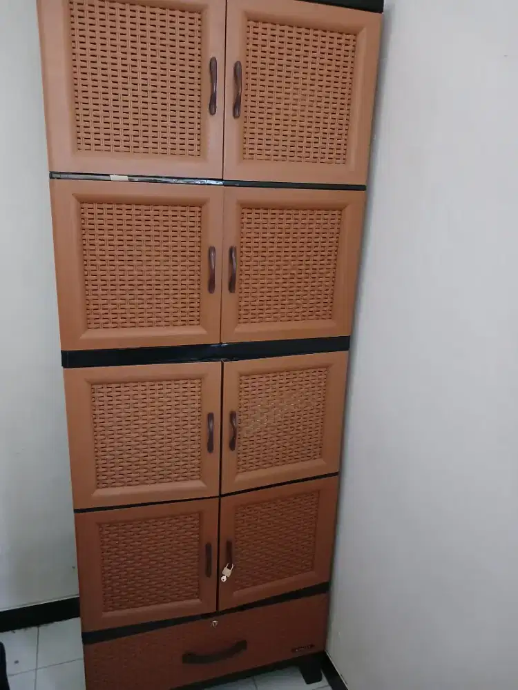 LEMARI/ALMARI PLASTIK