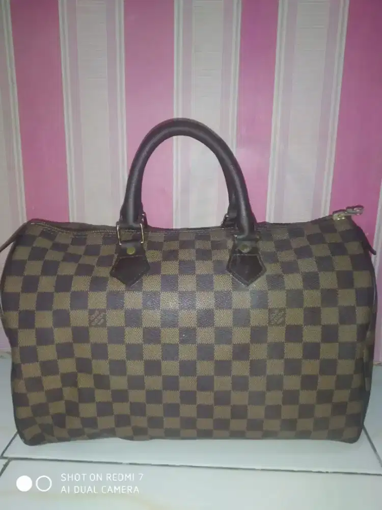 Saya jual tas elvi&Guci bahan kulit