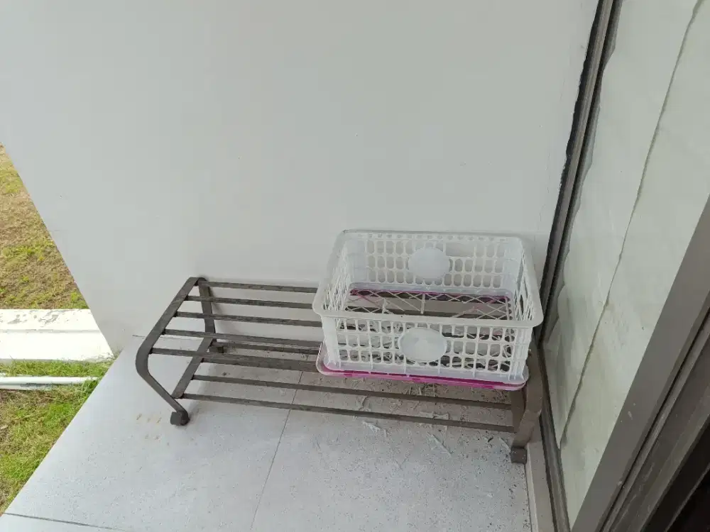 RAK SEPATU IKEA
