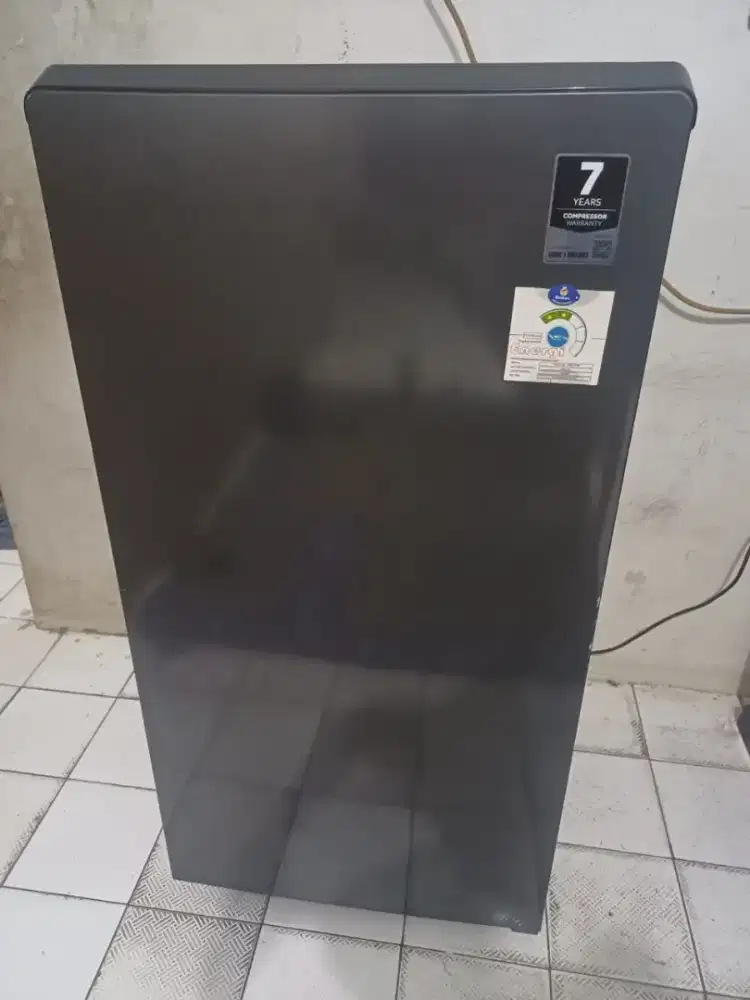 Dijual kulkas 1pintu model terbaru AQUA RAK LENGKAP MESIN ORI NOMINUS