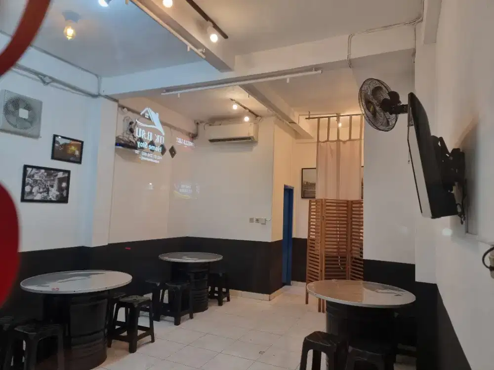 Di Butuhkan Segera Waiter / Waitress