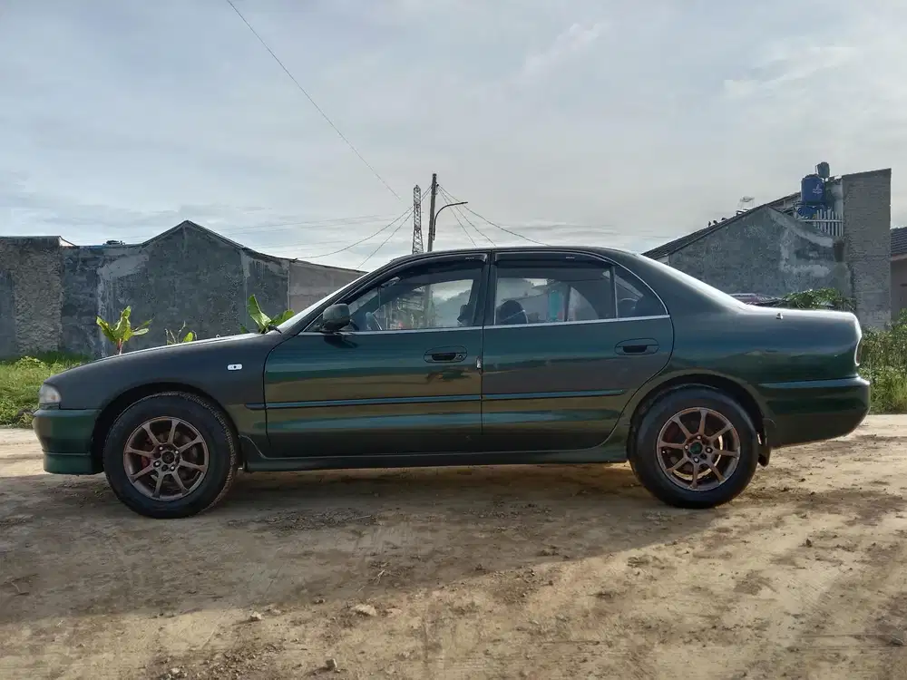 Mitsubishi Galant 1996 Bensin