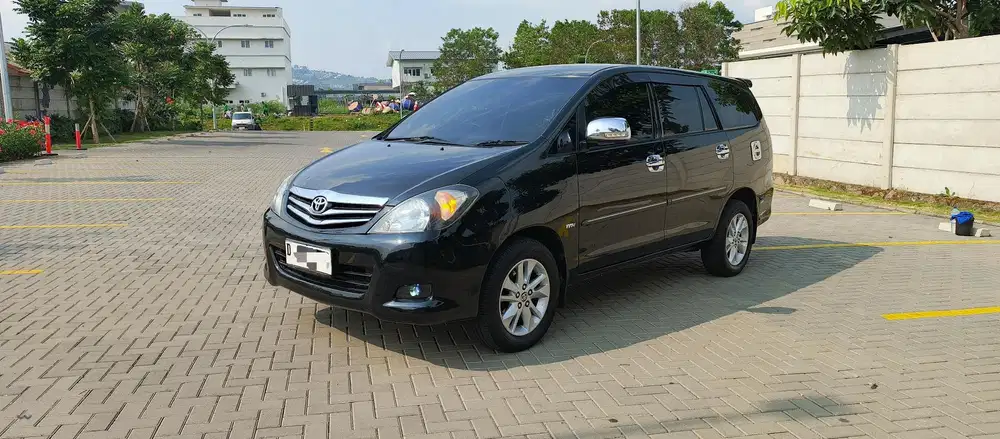 Toyota Kijang Innova 2009 Bensin