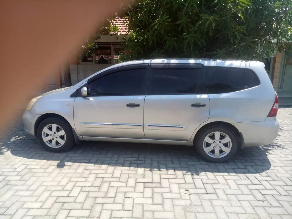 Nissan Grand livina 2010 Bensin