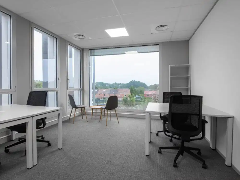 Ruang kantor pribadi berlayanan lengkap untuk Anda dan tim di Regus Menara Bidakara 1