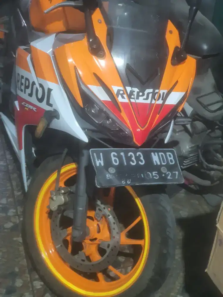 Honda cbr150r 2017
