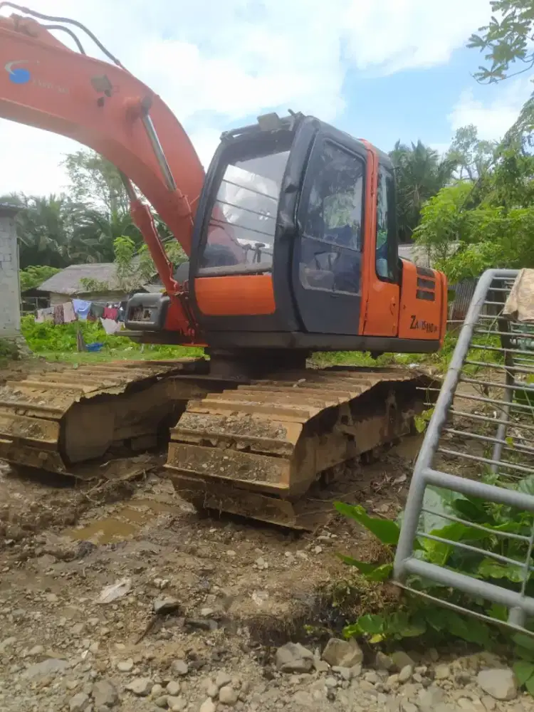 Excavator ZX110MF th 2013 harga 350jt NEGO