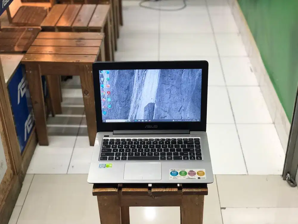 ASUS VIVOBOOK A456UR I5-7200U 12 GB/512 GB VGA NVIDIA 930MX MULUS