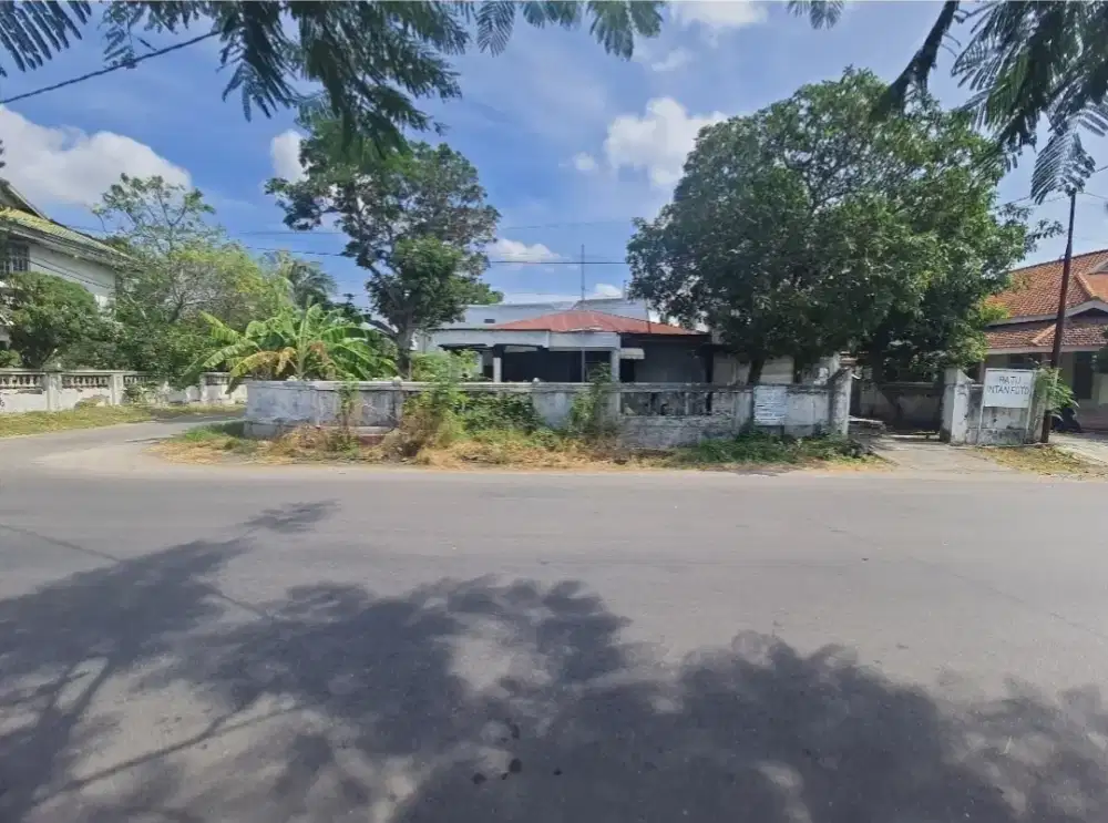 Dijual Rumah di Jalan Sam Rarulangi 1.  Walikota. Kota Kuoang NTT