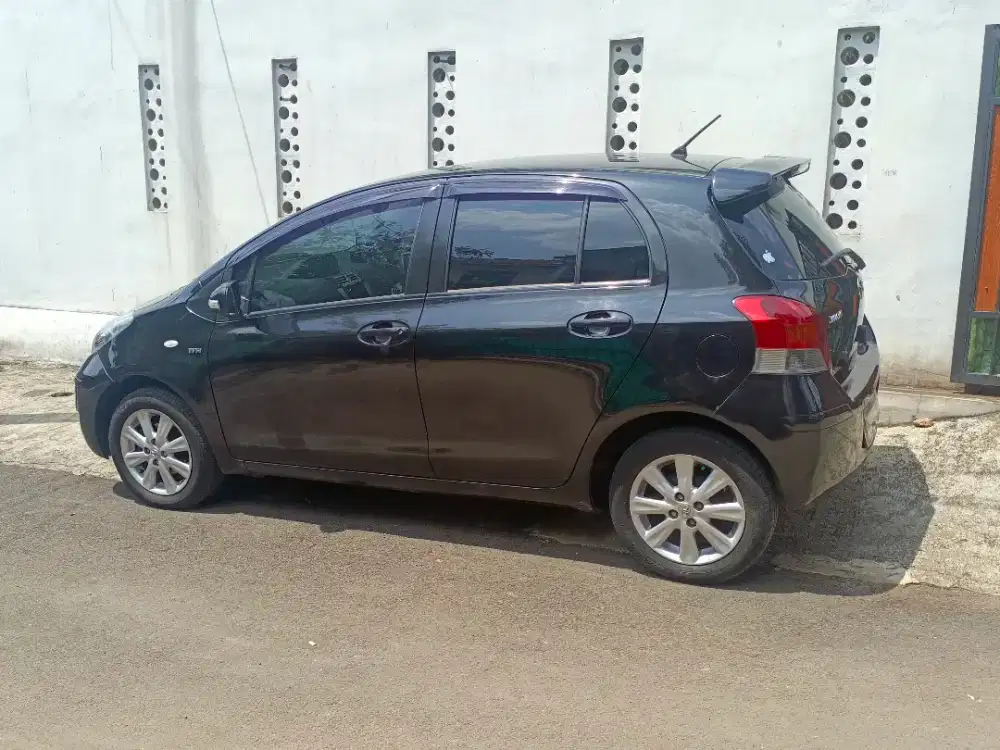Dijual Yaris 2011 A/T
