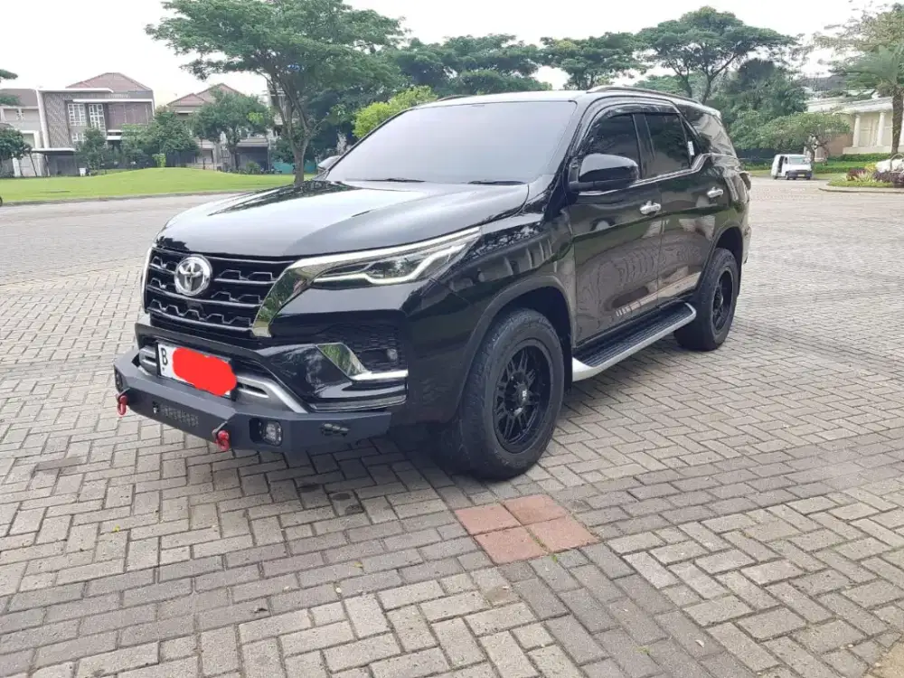 CASH LOW KM VRZ 2.8 2023 AT DIESEL HITAM LIKE NEW