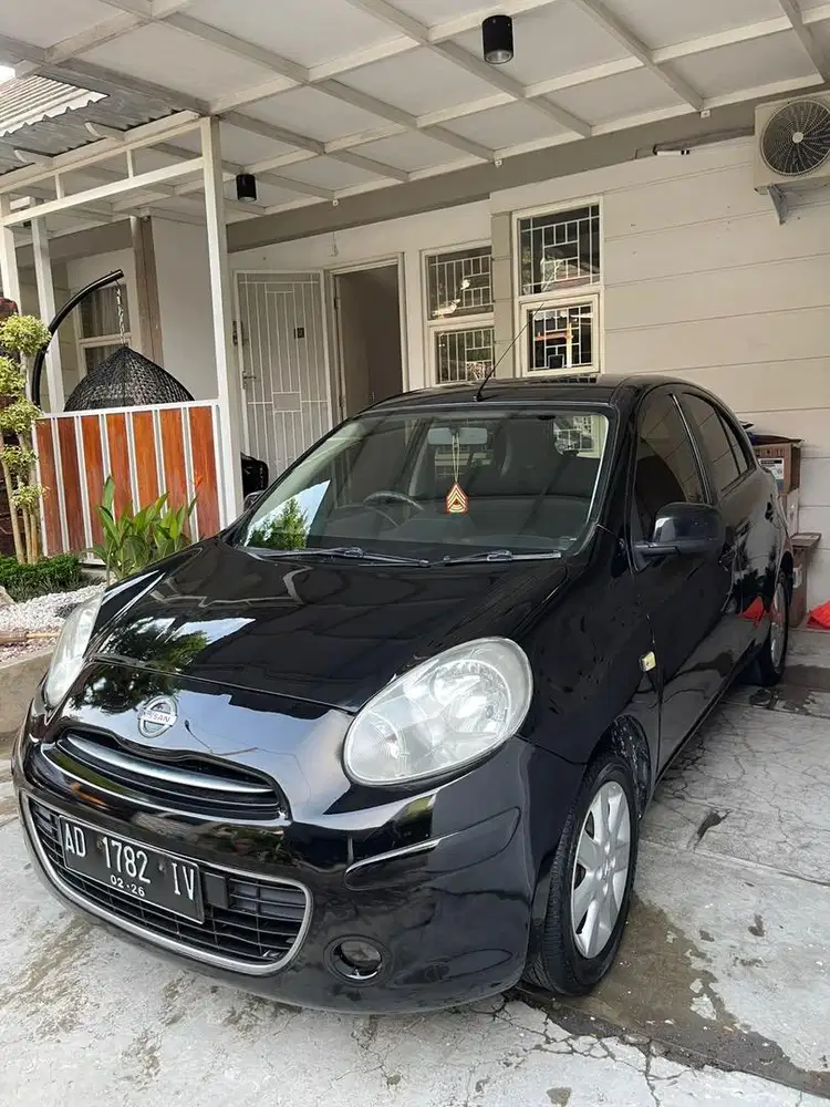 Nissan March 2011 MT Black