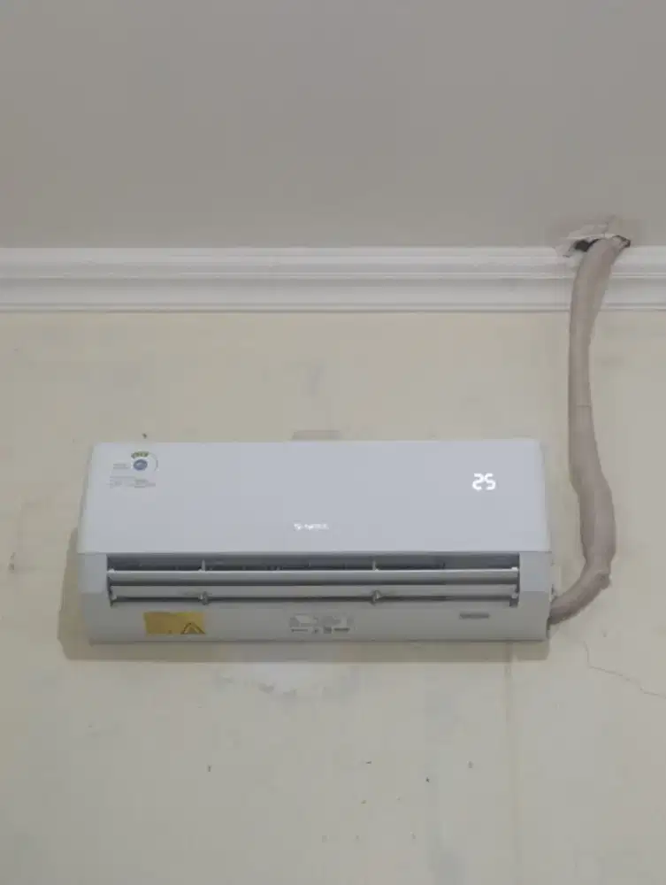 Di jual AC gree 1/2pk masih garansi