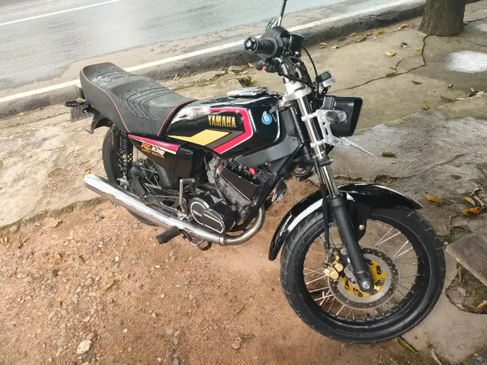 RX king cobra tahun 90 warna hitam