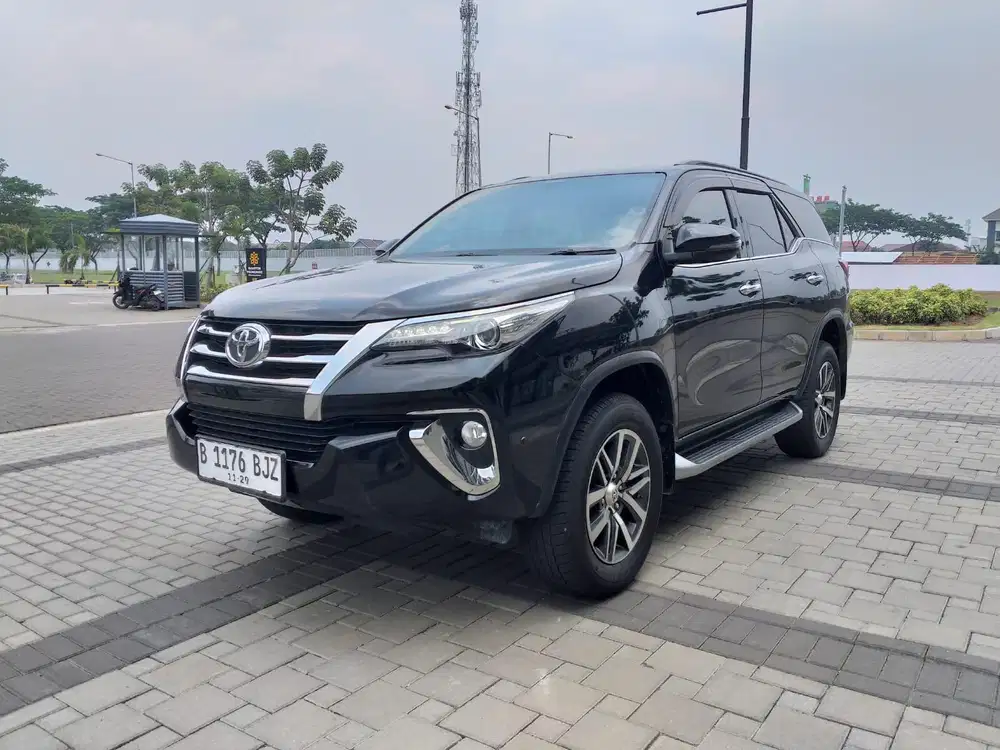 Toyota Fortuner VRZ 2.4 AT 2019 LOW KM