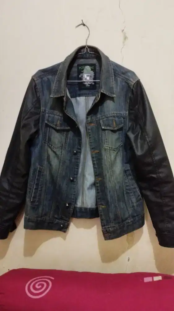 Jaket jeans lengan kulit sintetis