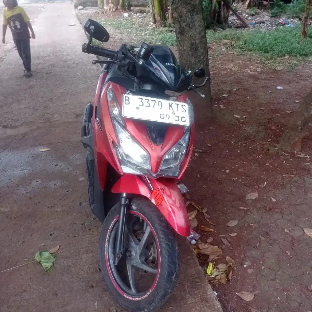 Vario 125 Merah