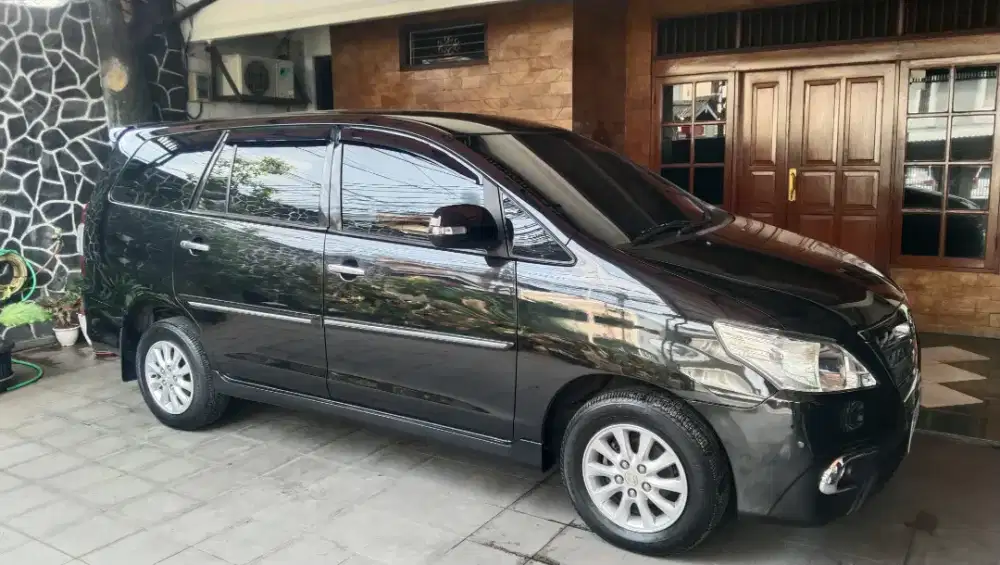 Toyota kijang innova V A/T bensin 2013