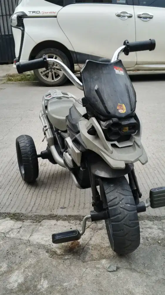 Sepeda roda tiga