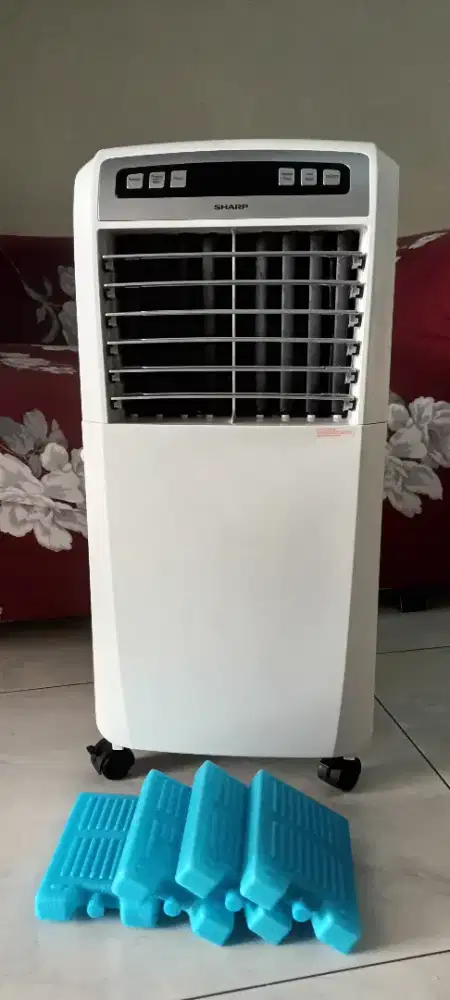 AC Duduk merk Sharp