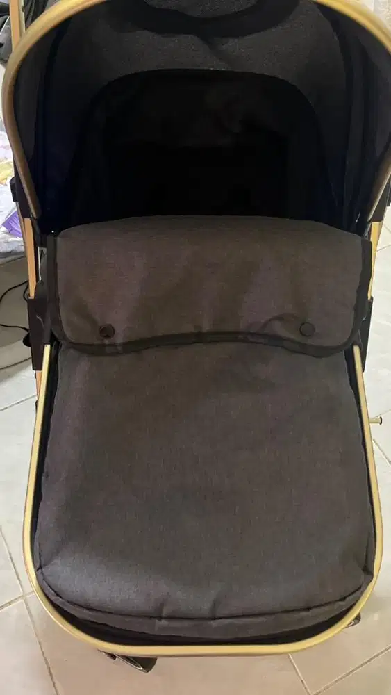 Preloved stroller beige