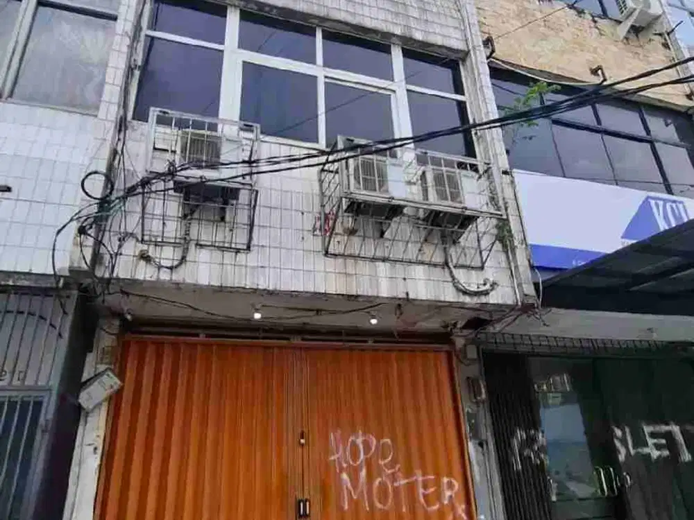 RUKO STRATEGIS DI JALAN RAYA CIPUTAT KEBAYORAN LAMA JAKARTA SELATAN