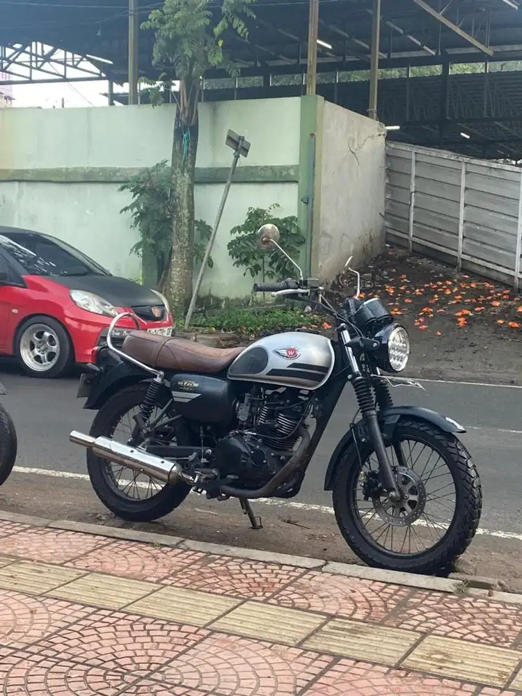 W175 SE KM rendah