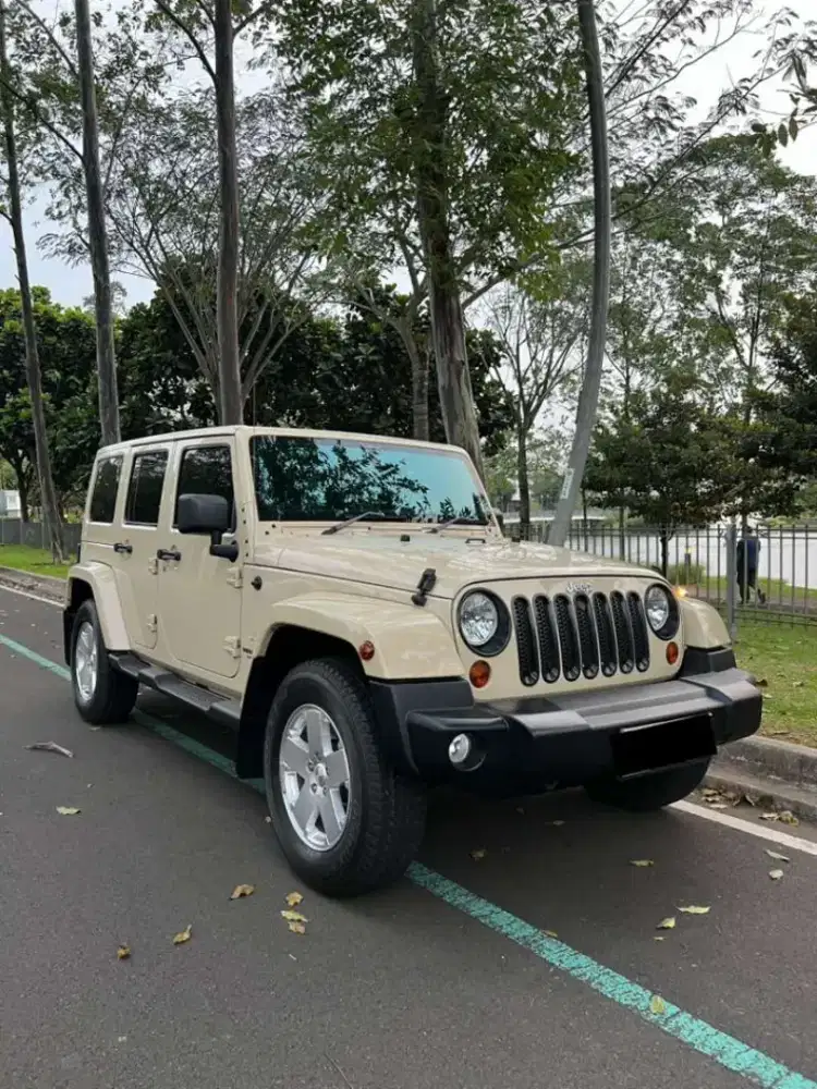 JEEP WRANGLEE SAHARA 3.8L V6 2011