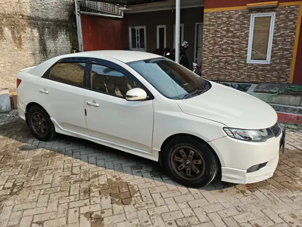 Dijual Kia Cerato 2013 M/T