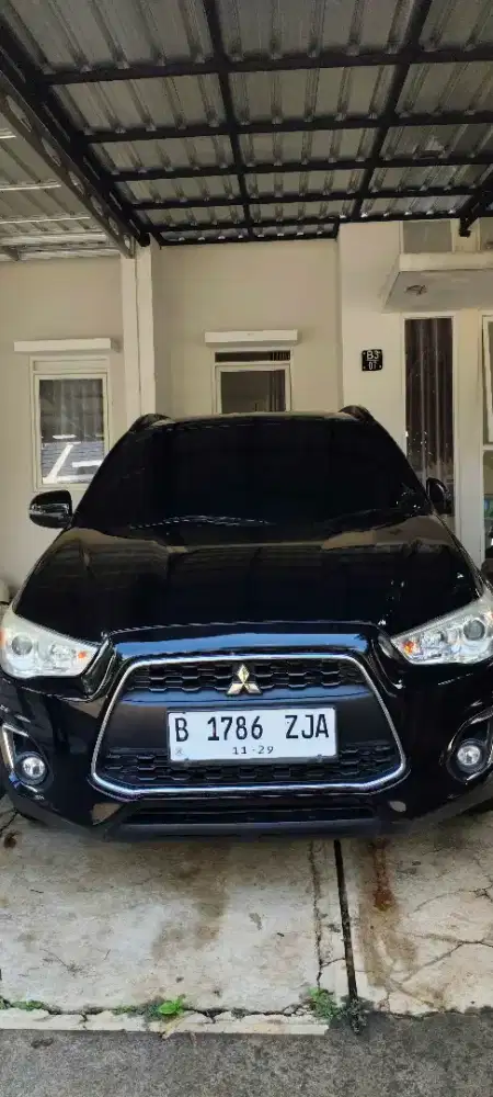 Dijual mitsubishi OUTLANDER